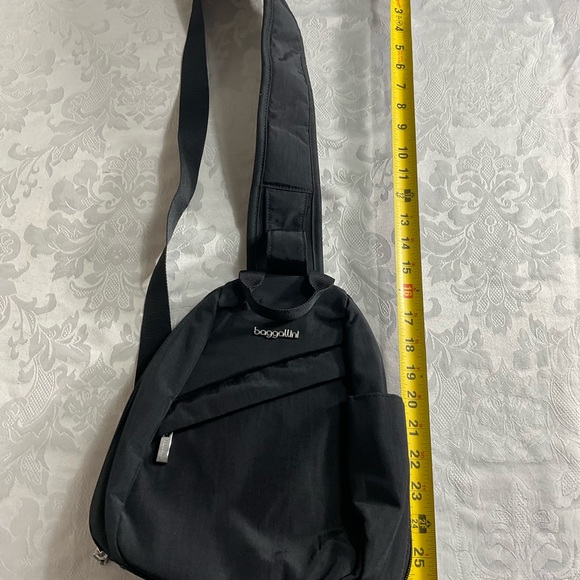 Baggallini  Mini Sling Crossbody Shoulder Bag Black New W/out Tags - Picture 10 of 10